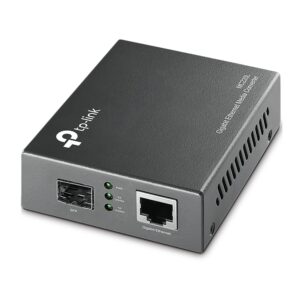 Omada by tp-link MC220L - 10/100/1000 Mbps RJ45 to 1000 Mbps SFP Slot Support