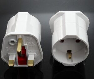 Synergy 21 LED Adapter Netzteil UK->D 3-polig auf Schutzkontakt